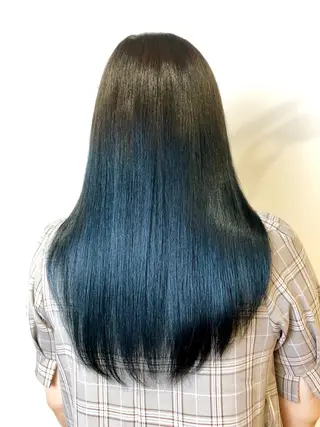 ロング カラー トップ スタイリストのヘアスタイル