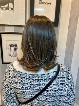 ミディアム カラー 松岡 知のヘアスタイル