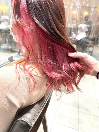 セミロング カラー ヘアアレンジ ネイル 🌈インナーカラー ‘ショウマ’🌈のヘアスタイル