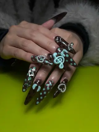 ネイル 個性派NANA ネイルのネイルデザイン
