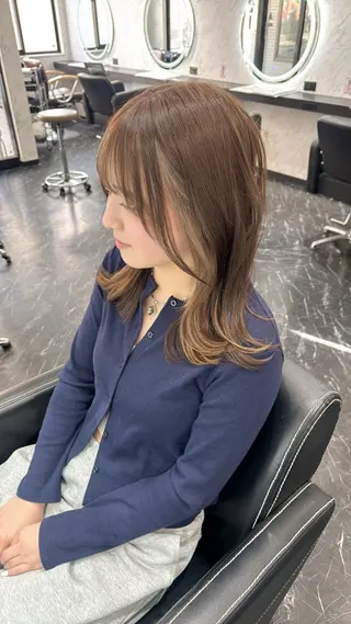 カラー stylist Momoのヘアスタイル