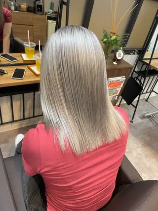 セミロング ブリーチ特化🎖️ピ ンクカラー高橋さやかのヘアスタイル