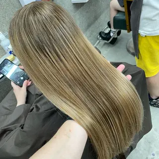 ロング カラー Lull1人美容室 バレイヤージュのヘアスタイル