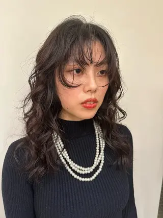 ロング パーマ 安丸 結夏のヘアスタイル