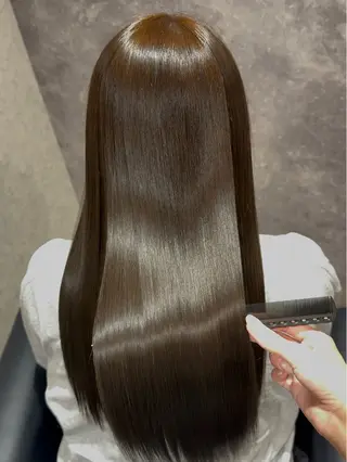 ロング 阪急箕面駅 艶カラー/縮毛矯正のヘアスタイル