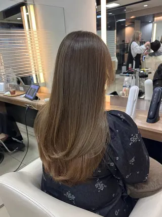 ロング ダブルカラーベージュ カラー/tuburaのヘアスタイル