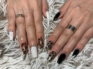 ミディアム ネイル ✴︎ Delightのネイルデザイン