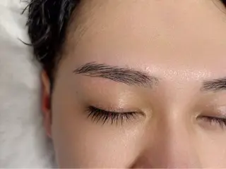 アイブロウ PIMIL佐々木 亜里沙のエステ・リラクイメージ
