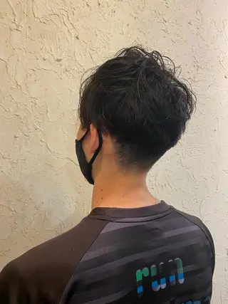 メンズ デザインカラー茅ヶ崎 オオタ カズキのヘアスタイル
