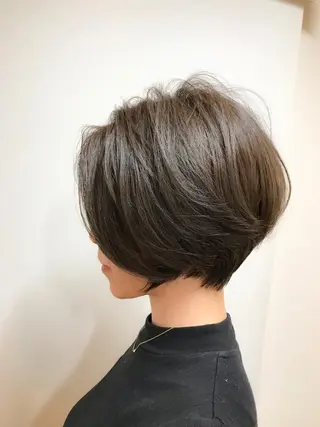 ショート カラー 松本 俊樹のヘアスタイル