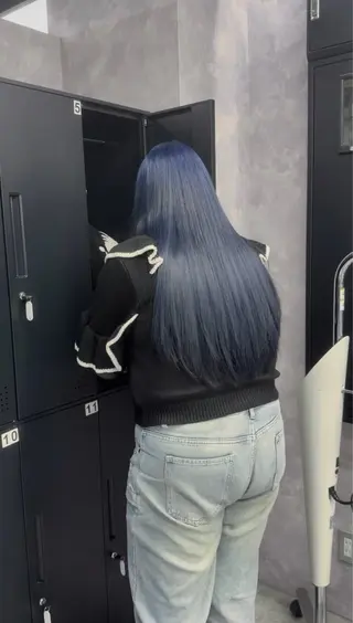 ロング 泉水 彩希のヘアスタイル