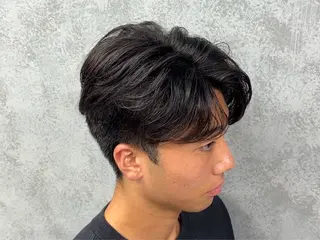 パーマ メンズ シャドウ/フェザー パーマメンズりつきのヘアスタイル