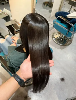 セミロング 必ず笑顔で帰っていた だきます！安田祐貴のヘアスタイル