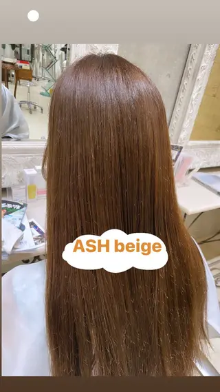 セミロング 韓国風レイヤーカラー ライムのヘアスタイル
