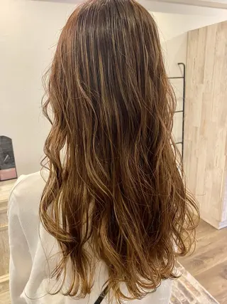 ロング カラー パーマ m ā l o. マァロのヘアスタイル