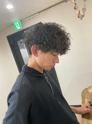 ショート カラー パーマ emo.92co 🌱山本翔太のヘアスタイル