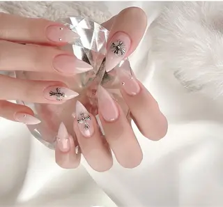 ネイル Lyna 池袋のネイルデザイン