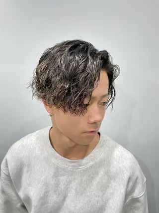 ミディアム パーマ メンズ 💈メンズパーマ💈 ナカザワ リョウのヘアスタイル