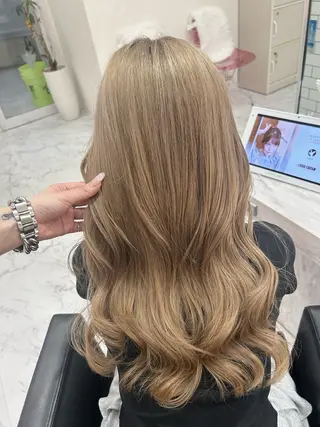 セミロング カラー ハイトーン/韓国風 🤍Nacchi🐈のマツエク・マツパデザイン