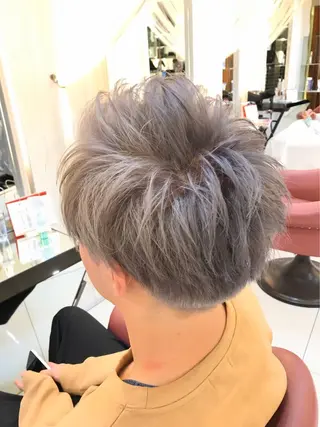 カラー メンズ 瀬川 茉衣子のヘアスタイル