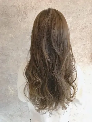 ミディアム カラー パーマ 磧本 祐里恵のヘアスタイル