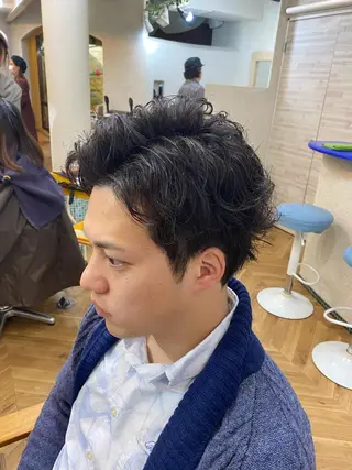 ショート パーマ メンズ 藤野 陵平のヘアスタイル