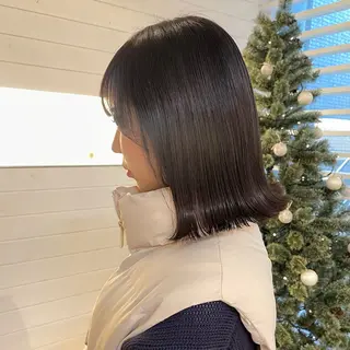 ミディアム カラー mina / 透明感ベージュカラーのヘアスタイル