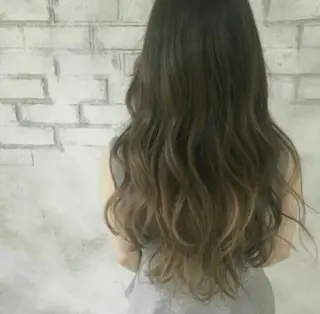ロング カラー 宮崎 睦のヘアスタイル