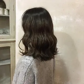 ミディアム カラー 井上 日菜乃のヘアスタイル