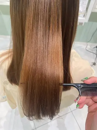 ミディアム カラー カマチョ タイスのヘアスタイル