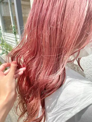 ミディアム カラー インナーカラー 推し ブリーチ  髪質改善のヘアスタイル