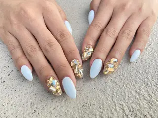 ミディアム ネイル ✴︎ Delightのネイルデザイン