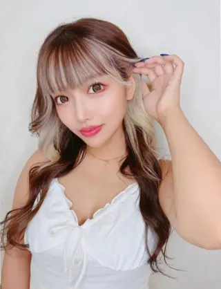 セミロング PREss Natsumiのヘアスタイル