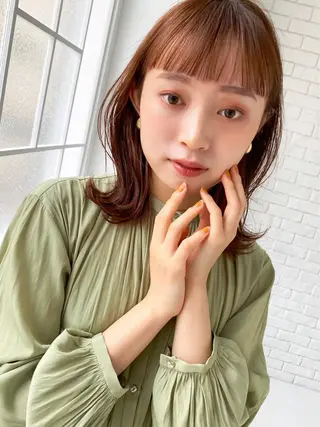 ミディアム レイヤー🤍 ベージュ🤍 聖奈のヘアスタイル