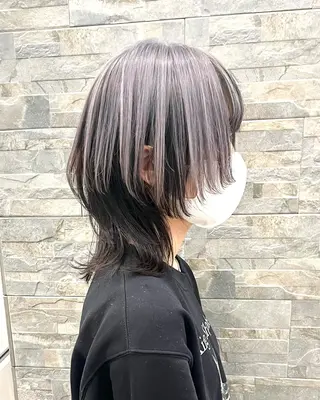 ミディアム 大阪ウルフカット 🐺デザインカラーのヘアスタイル
