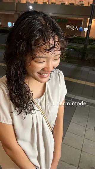 ロング パーマ ルナ|縮毛矯正 ×デザインカラー🥝のヘアスタイル