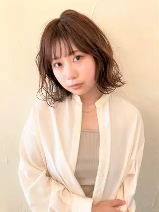 ミディアム シマダ アユミのヘアスタイル