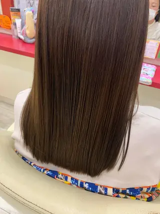 セミロング カラー ヘアアレンジ 今村公介 ブリーチ特化、派手髪のヘアスタイル