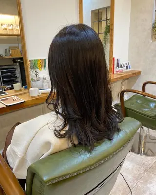 セミロング カラー エイト ウメダのヘアスタイル