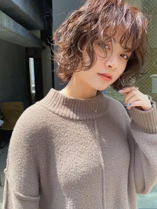 ショート カラー パーマ ヘアアレンジ 🫧umu.🫧韓国 /レイヤー/ハッシュのヘアスタイル