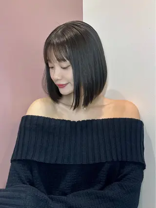 ミディアム カラー レイヤーカット 透明感カラーのヘアスタイル