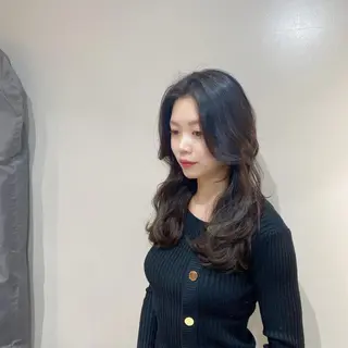 ロング パーソナルカラー lapiax阿部のヘアスタイル