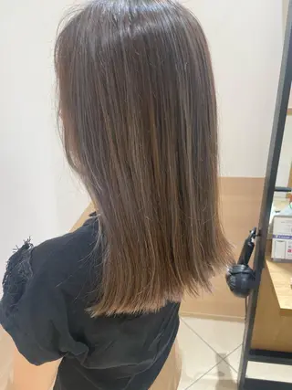 ミディアム カラー 天野 瑠真のヘアスタイル