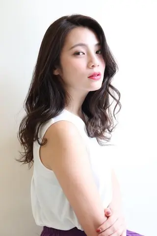 ロング 鶴﨑 美優亜のヘアスタイル