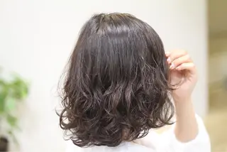 ミディアム カラー パーマ 矢島 真樹のヘアスタイル
