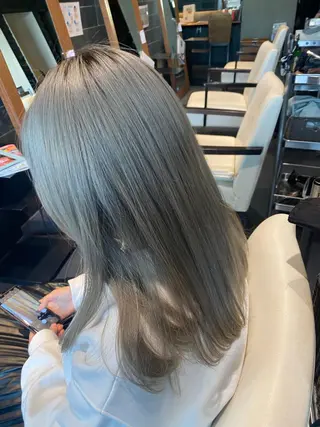 ロング カラー 中井 一葉のヘアスタイル