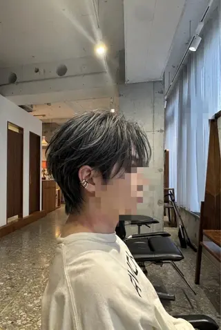 メンズ 赤み消し／アッシュ系 ／ダウンパーマ／優斗のヘアスタイル