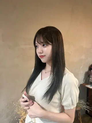 ロング カラー 石江 奈琉のヘアスタイル