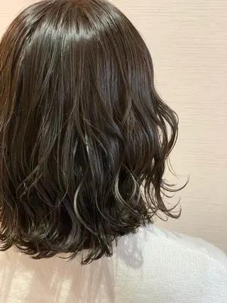 ミディアム カラー 蓮見  友里のヘアスタイル