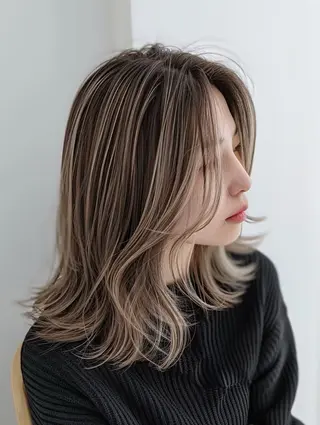 ミディアム motoトップカラー リスト/ブリーチカラのヘアスタイル